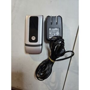 Motorola W series W370 - Silver and Black ( TracFone ) Rare Cellular Flip Phone